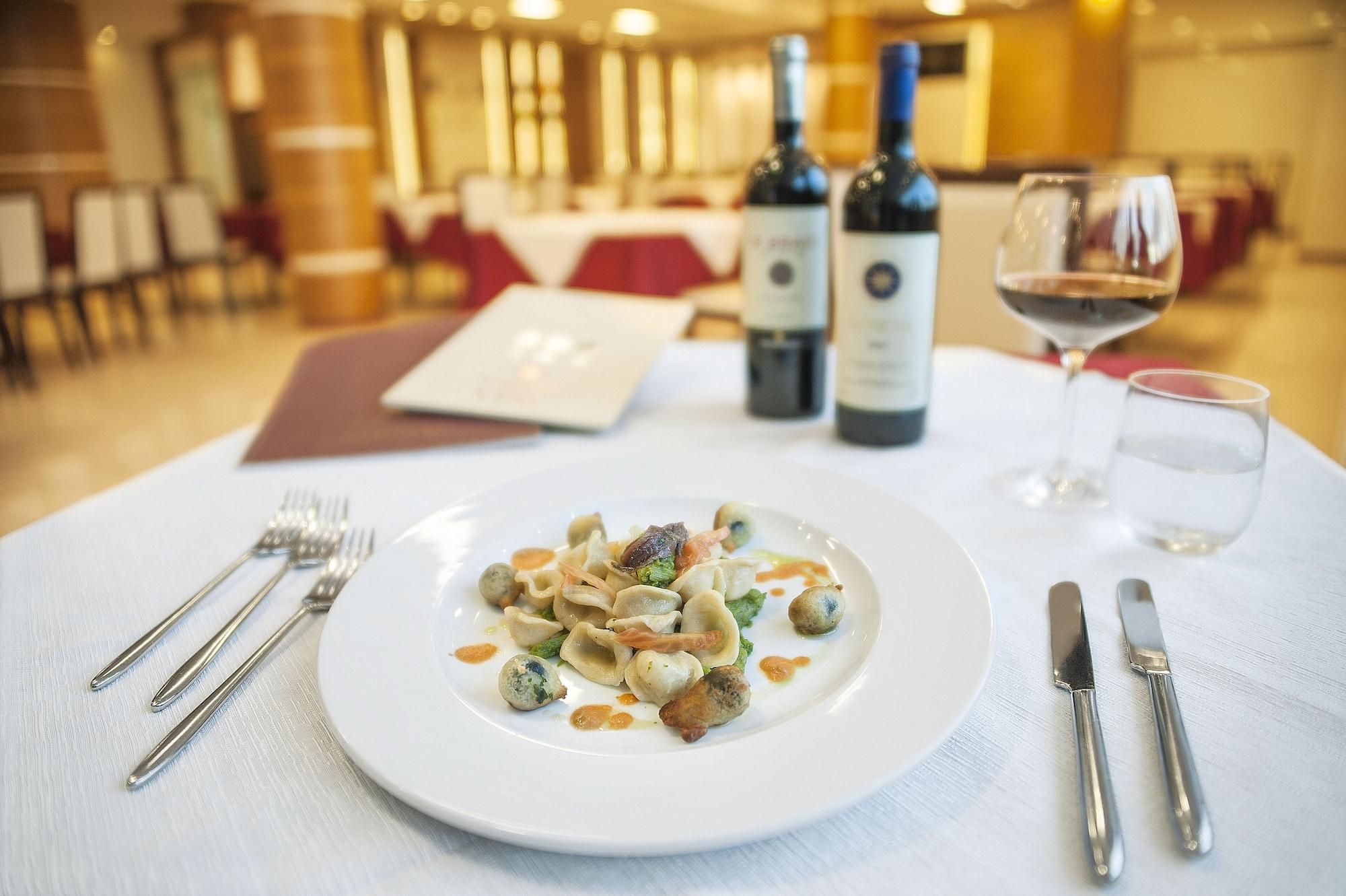 Restaurant La Casarana Wellness Eco Resort