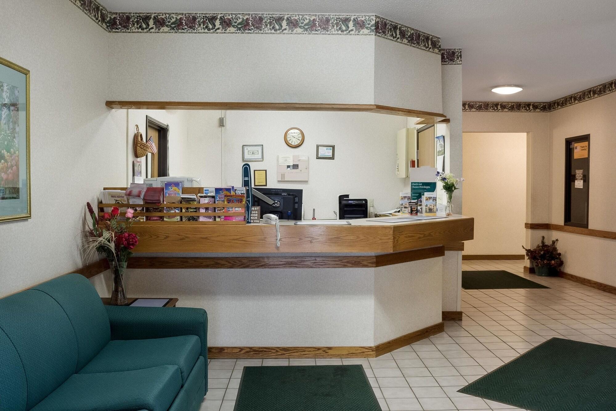 Vista Lobby Rodeway Inn Wahpeton