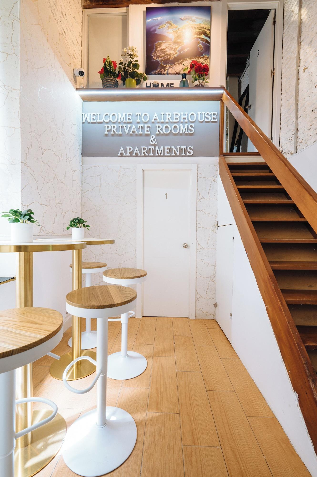 Varios airbhouse private rooms & apartments