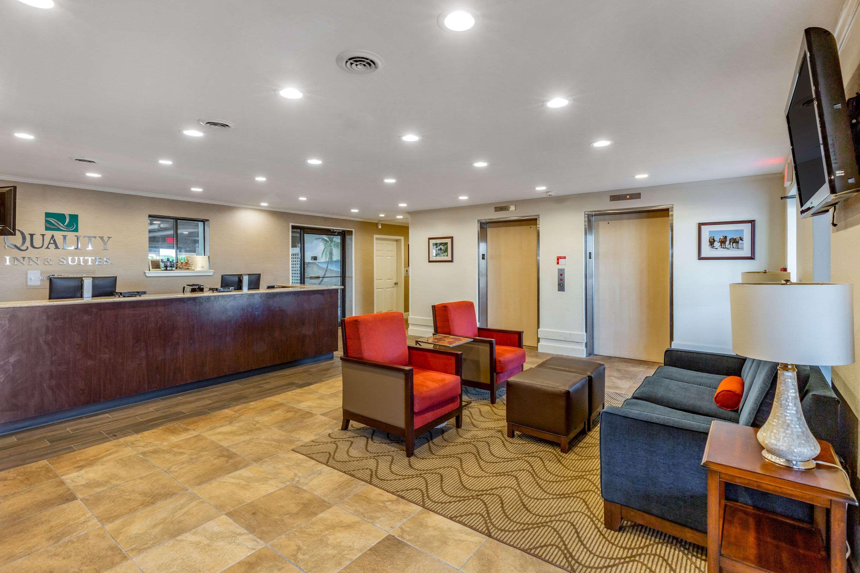 Vista Lobby Quality Inn & Suites Ocean City Fenwick