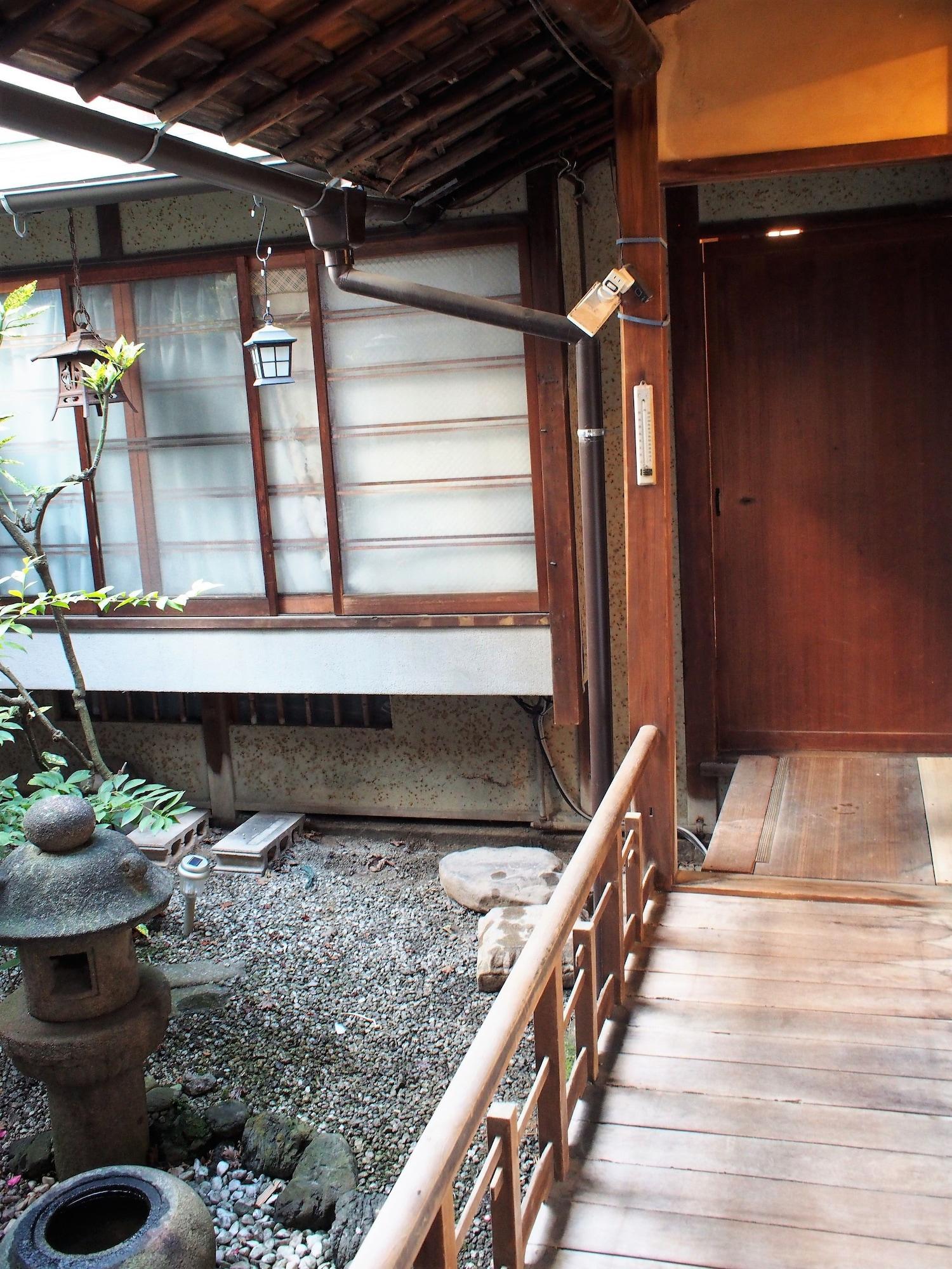 Vista Exterior Deer Guesthouse - Hostel