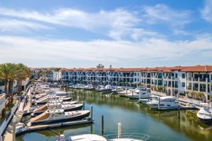 Alojamiento - Naples Bay Resort & Marina