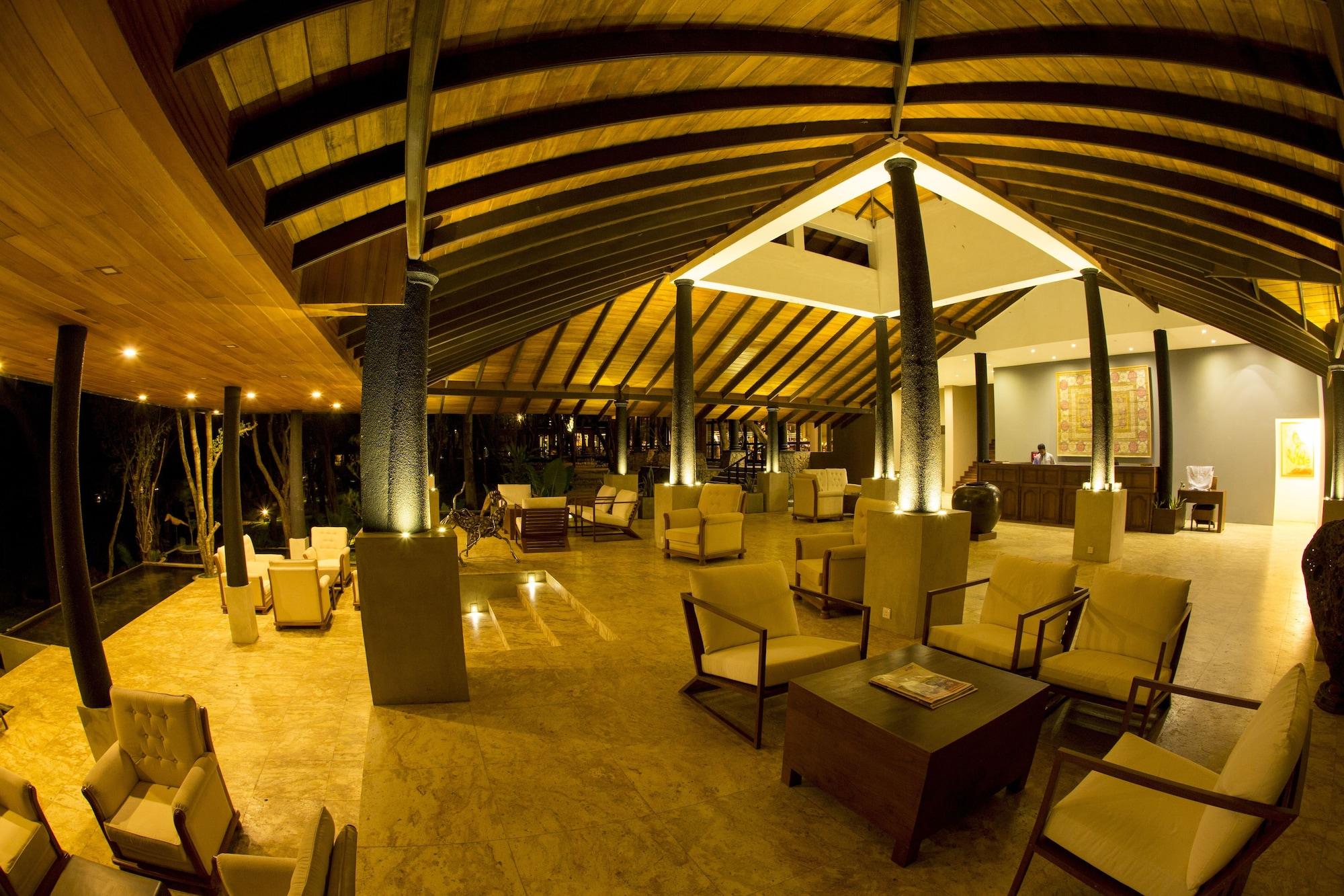 Vista Lobby Deer Park Hotel