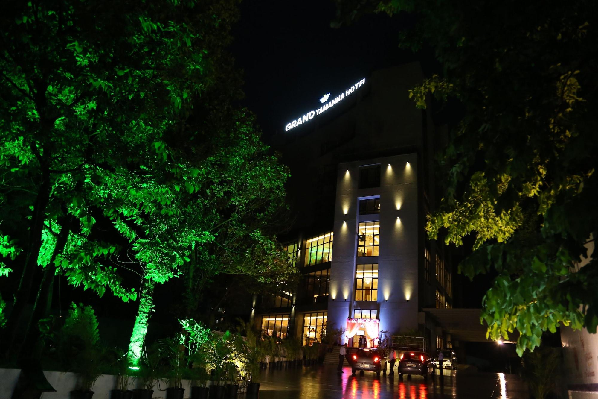 Vista Exterior Grand Tamanna Hotel Hinjawadi Pune