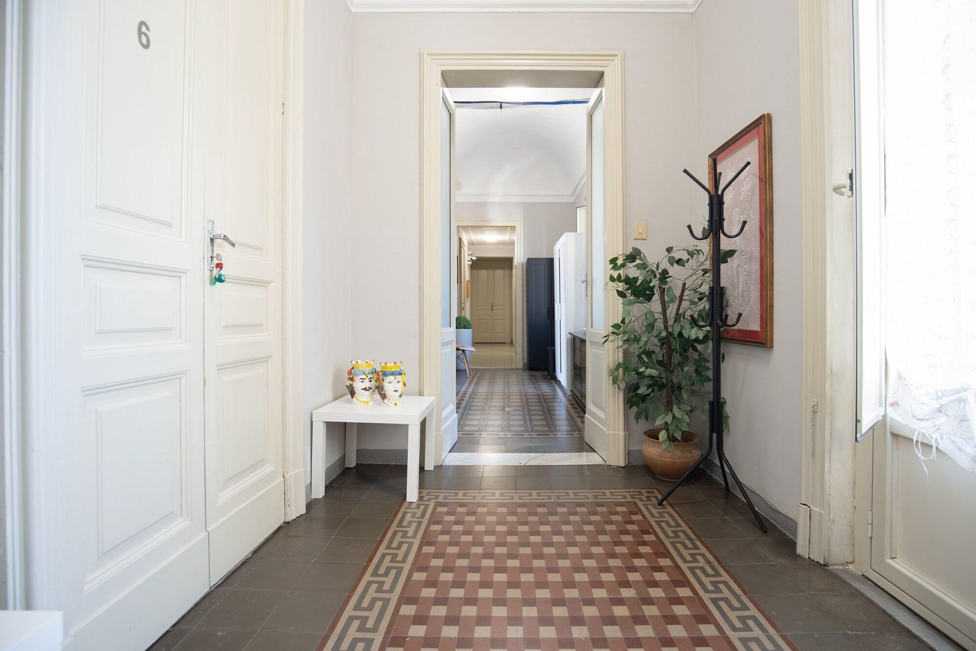 Varios Tra l'Etna e il mare via Oberdan