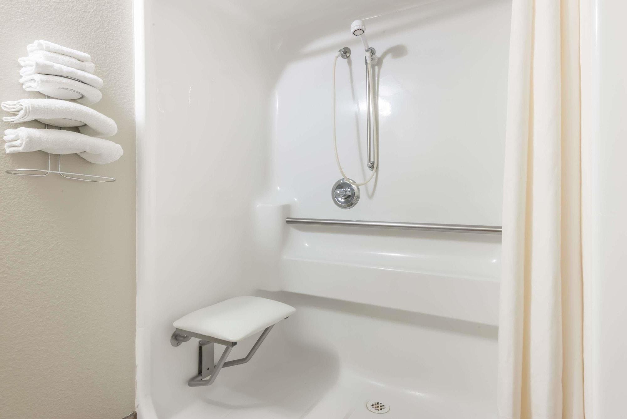 Equipamiento de Habitación Super 8 by Wyndham Kimball