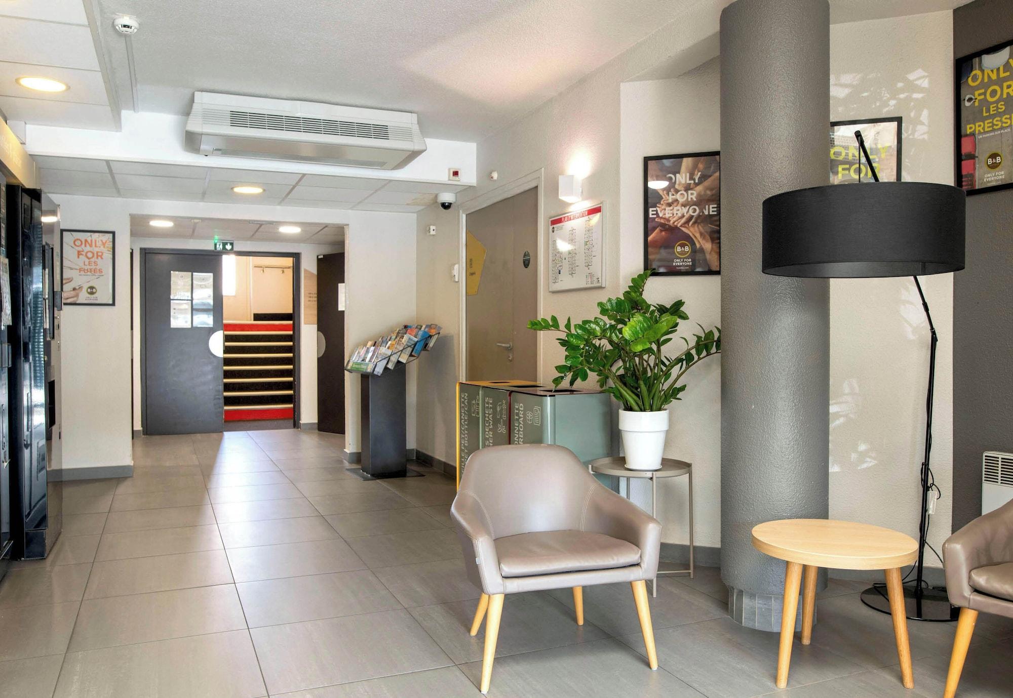Vista Lobby B&B HOTEL Avignon (2)