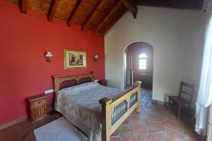 Alquiler Vacacional - 400m² Rustic Spanish Cortijo with Stunning Lake & Mountain view