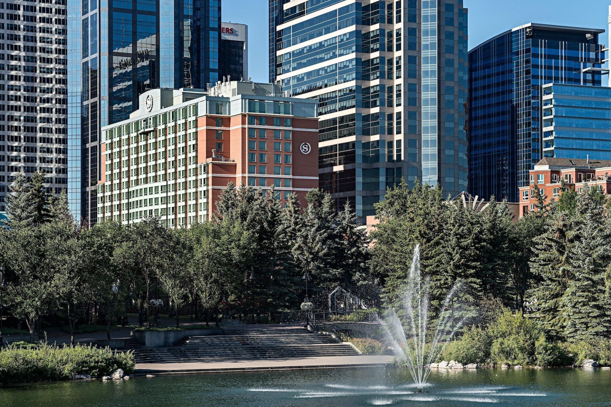 Vista Exterior Sheraton Suites Calgary Eau Claire