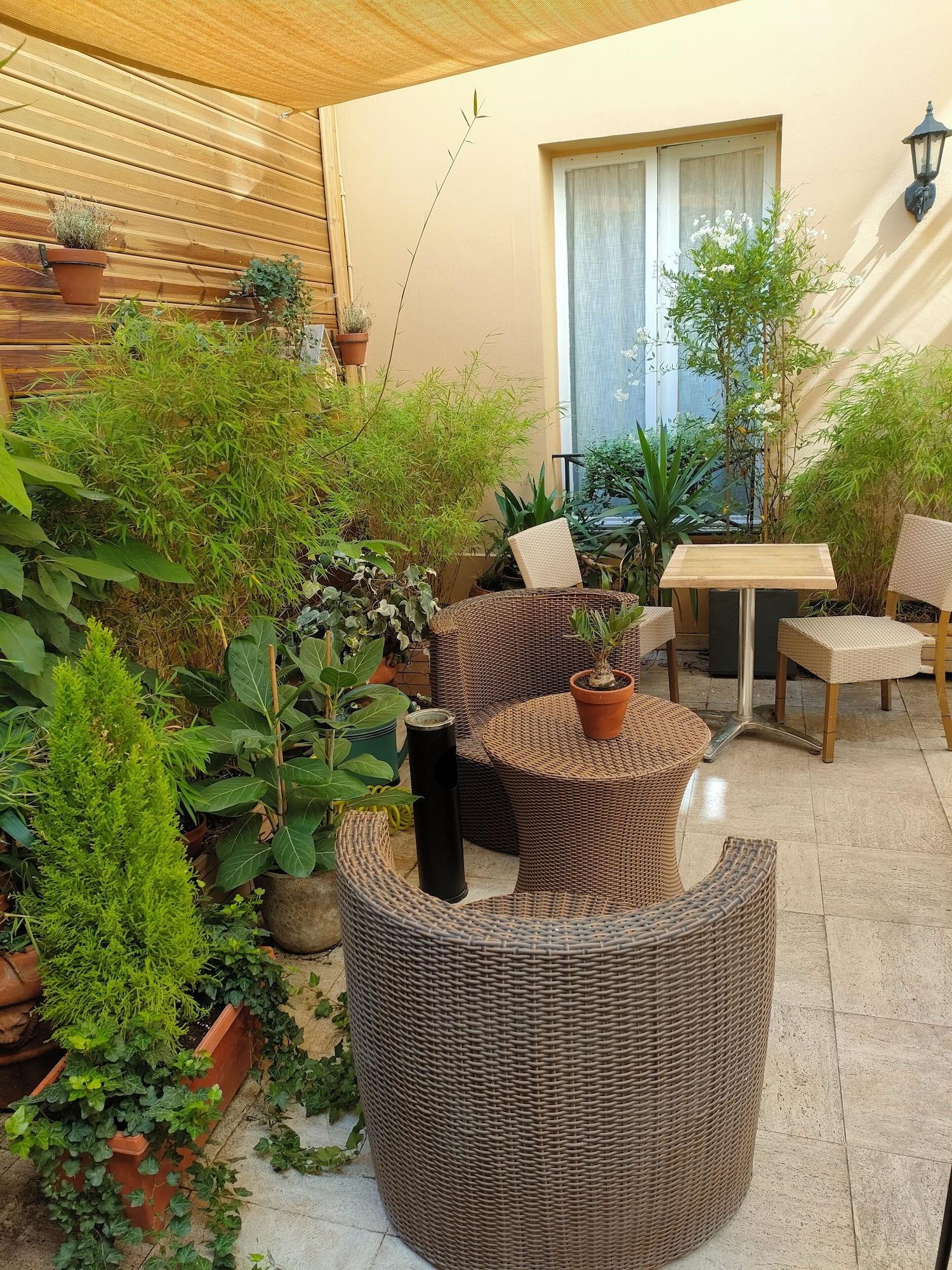 Equipamiento de Habitación Hôtel de l'Alma by Malone