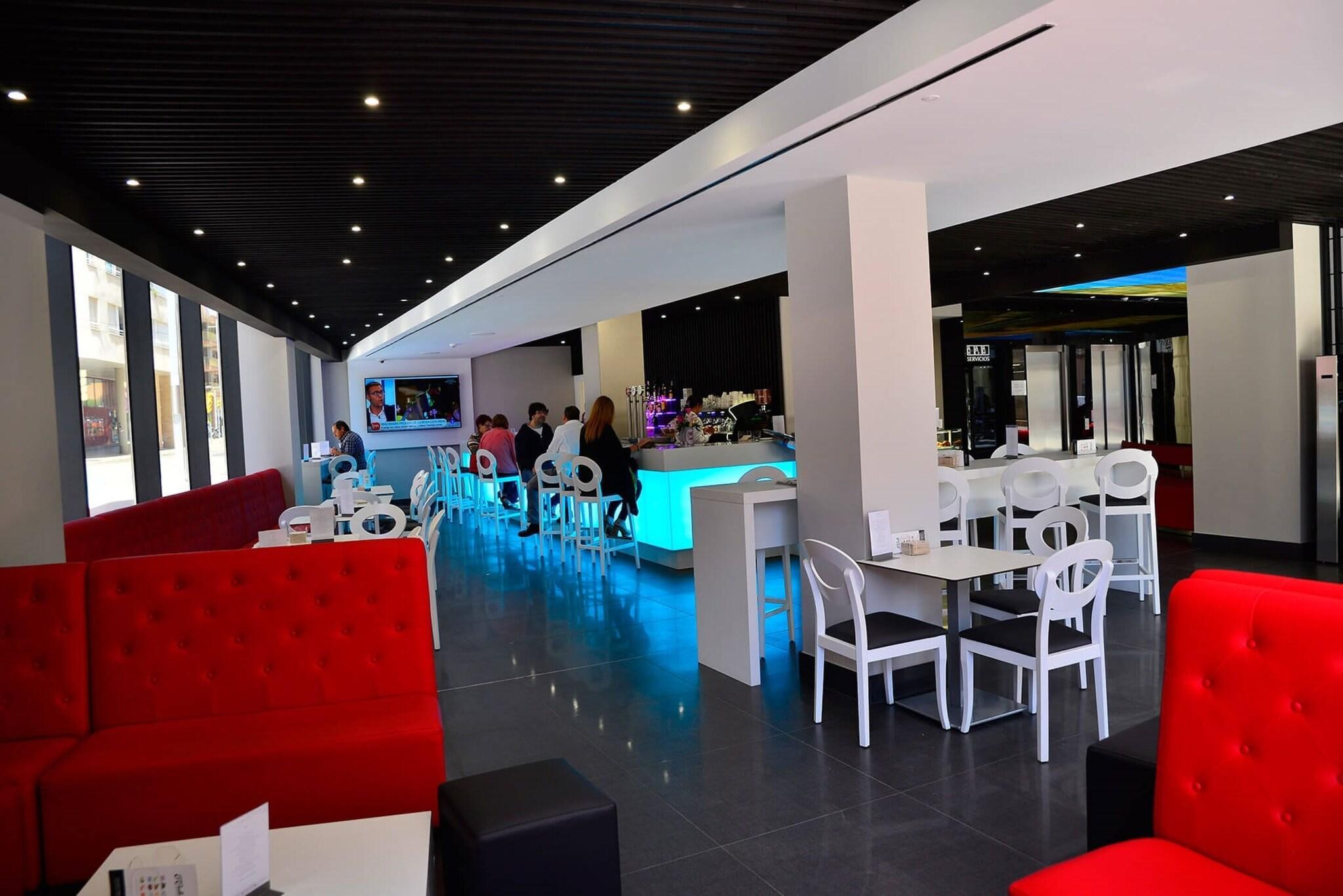 Bar/Salón Hotel & SPA Ciudad de Binefar