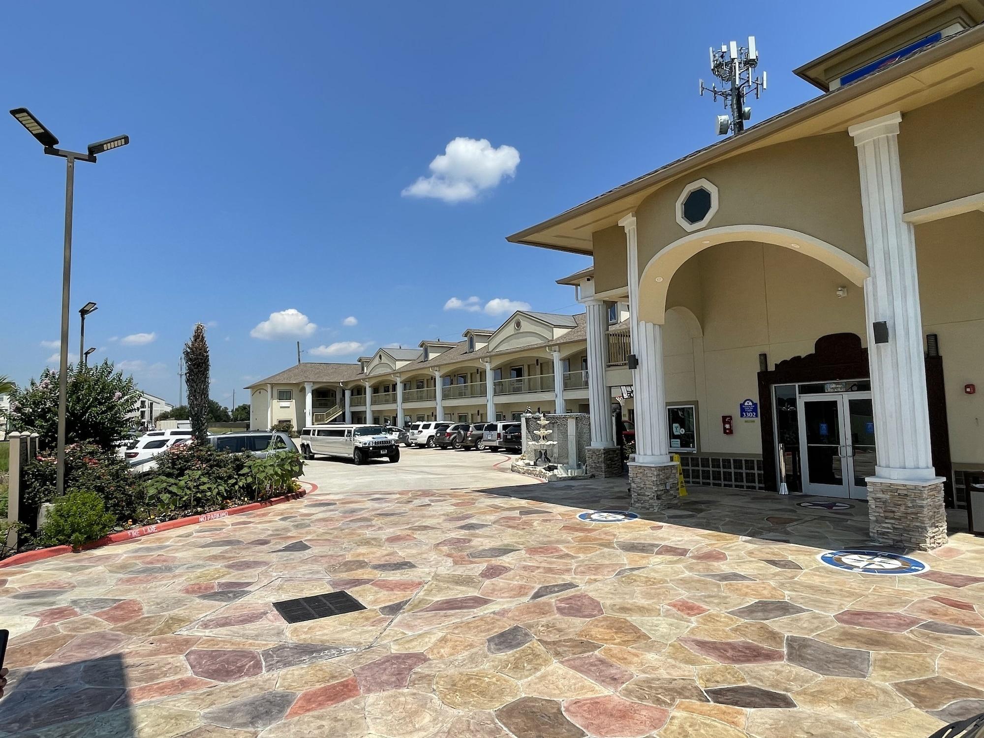Vista Exterior Americas Best Value Inn & Suites Houston at Hwy 6 & Westpark
