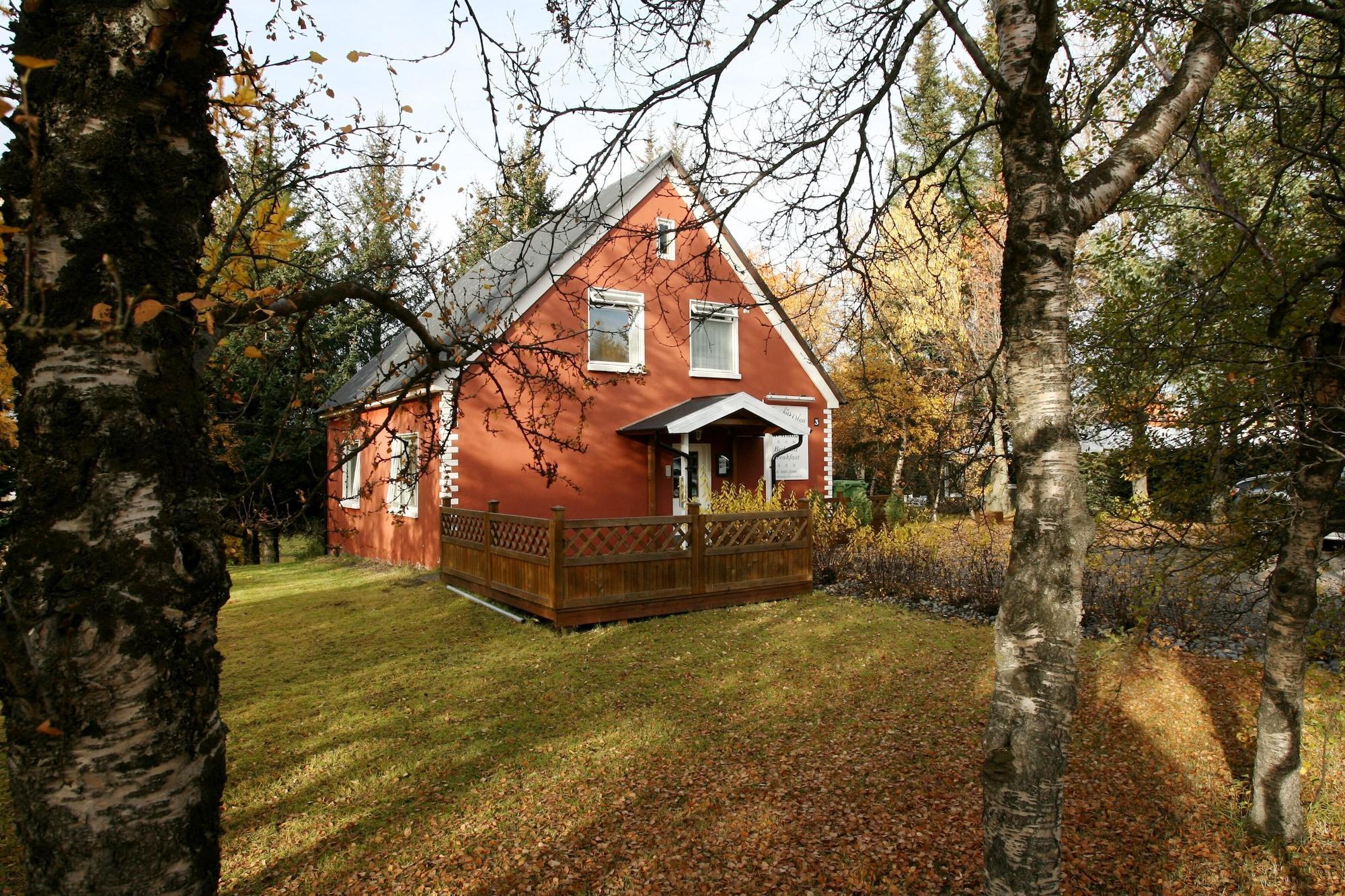 Varios Olga Guesthouse