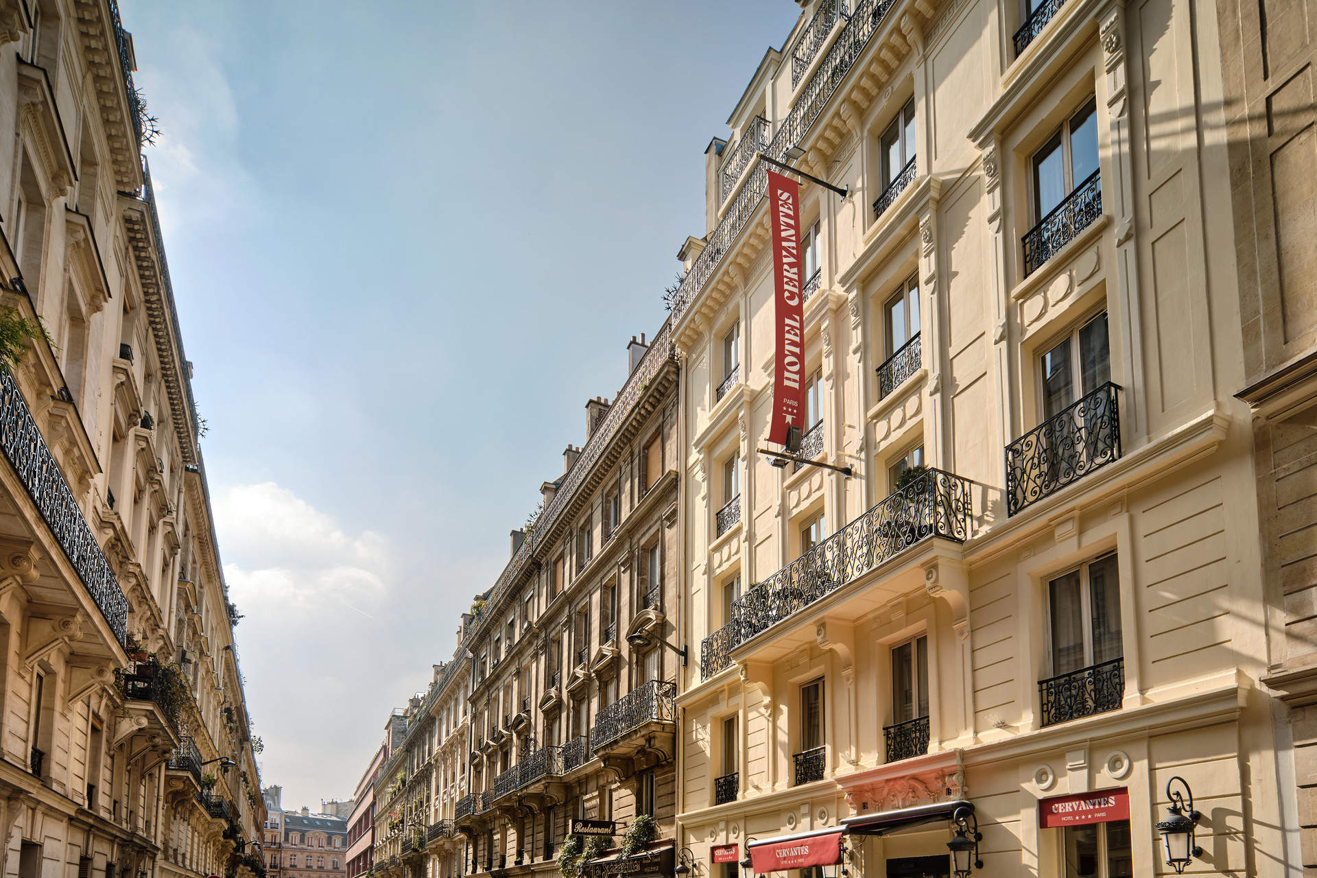 Varios Hôtel Cervantes by Happyculture
