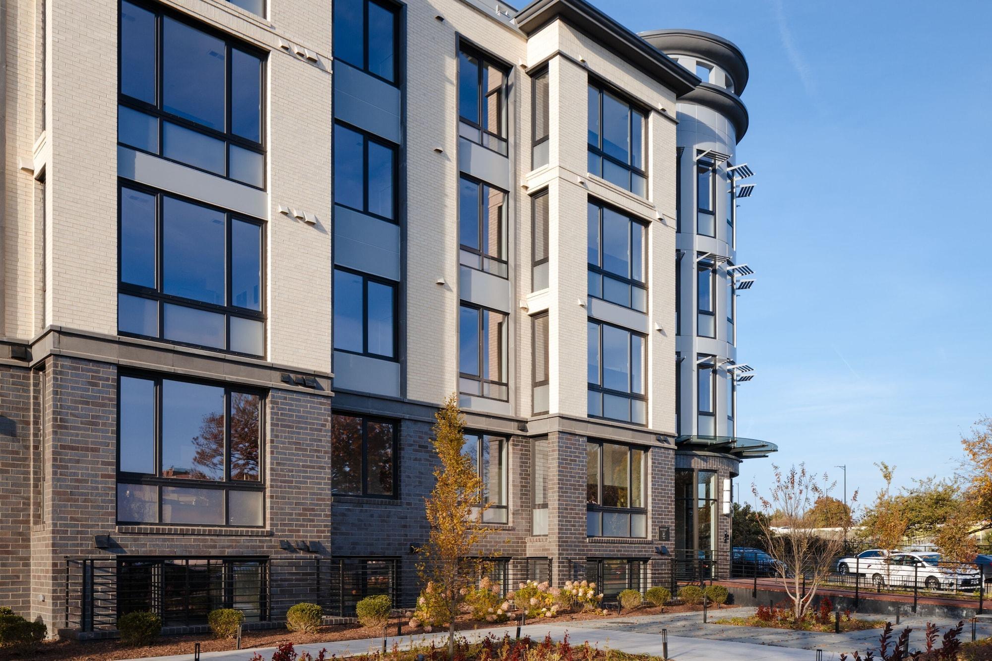Varios Reside Navy Yard, a Wyndham Residence
