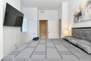 Alquiler Vacacional - Luxury 3BR FiDi Loft • Private Elevator Access • Modern & Spacious