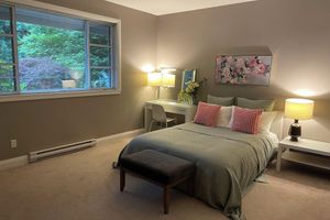 Alquiler Vacacional - LARGE EXECUTIVE & NEW SPACIOUS 3 Bdrm HOME, 30 min to DT! FREE PARKING, FAST Net