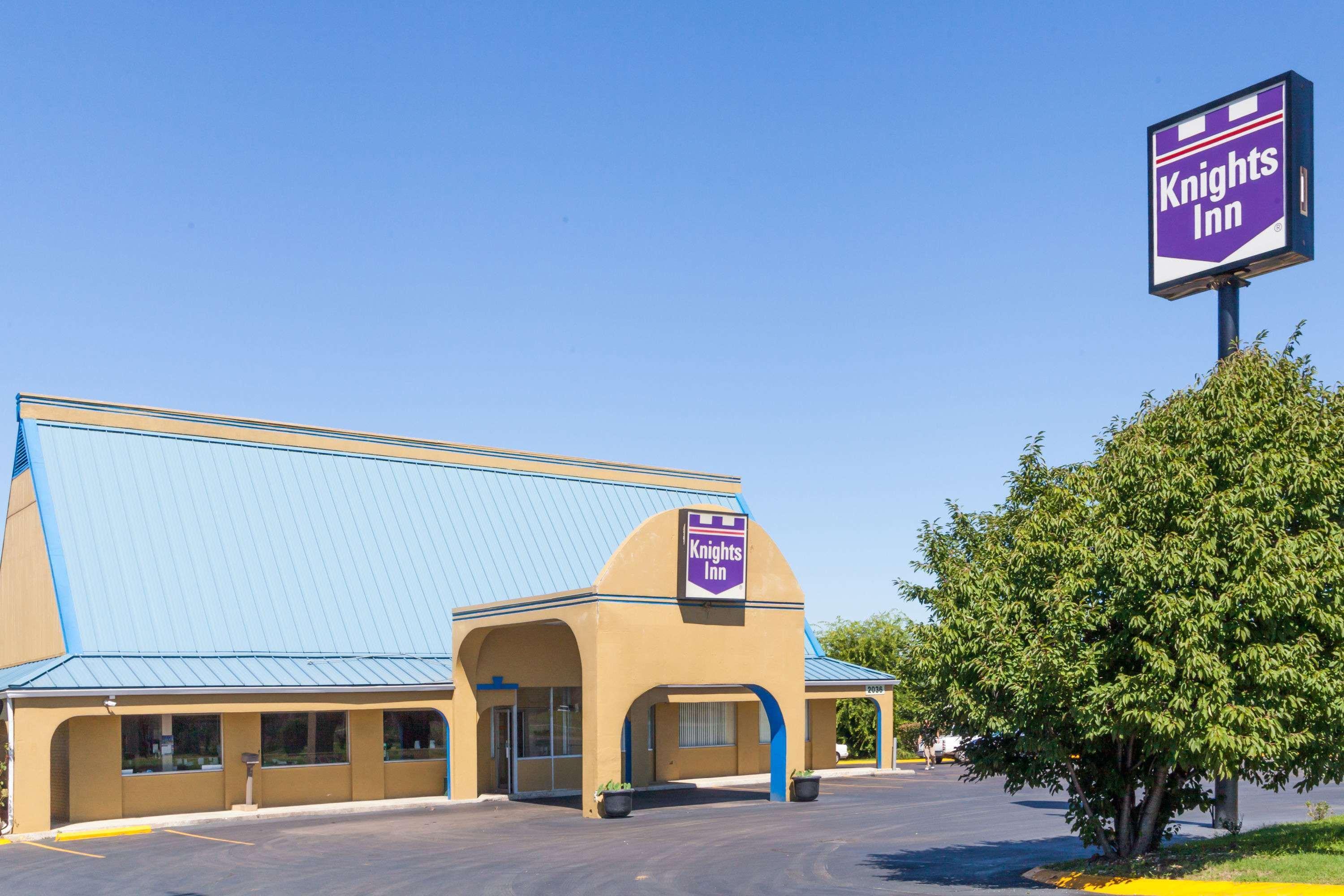 Vista Exterior Knights Inn Murfreesboro