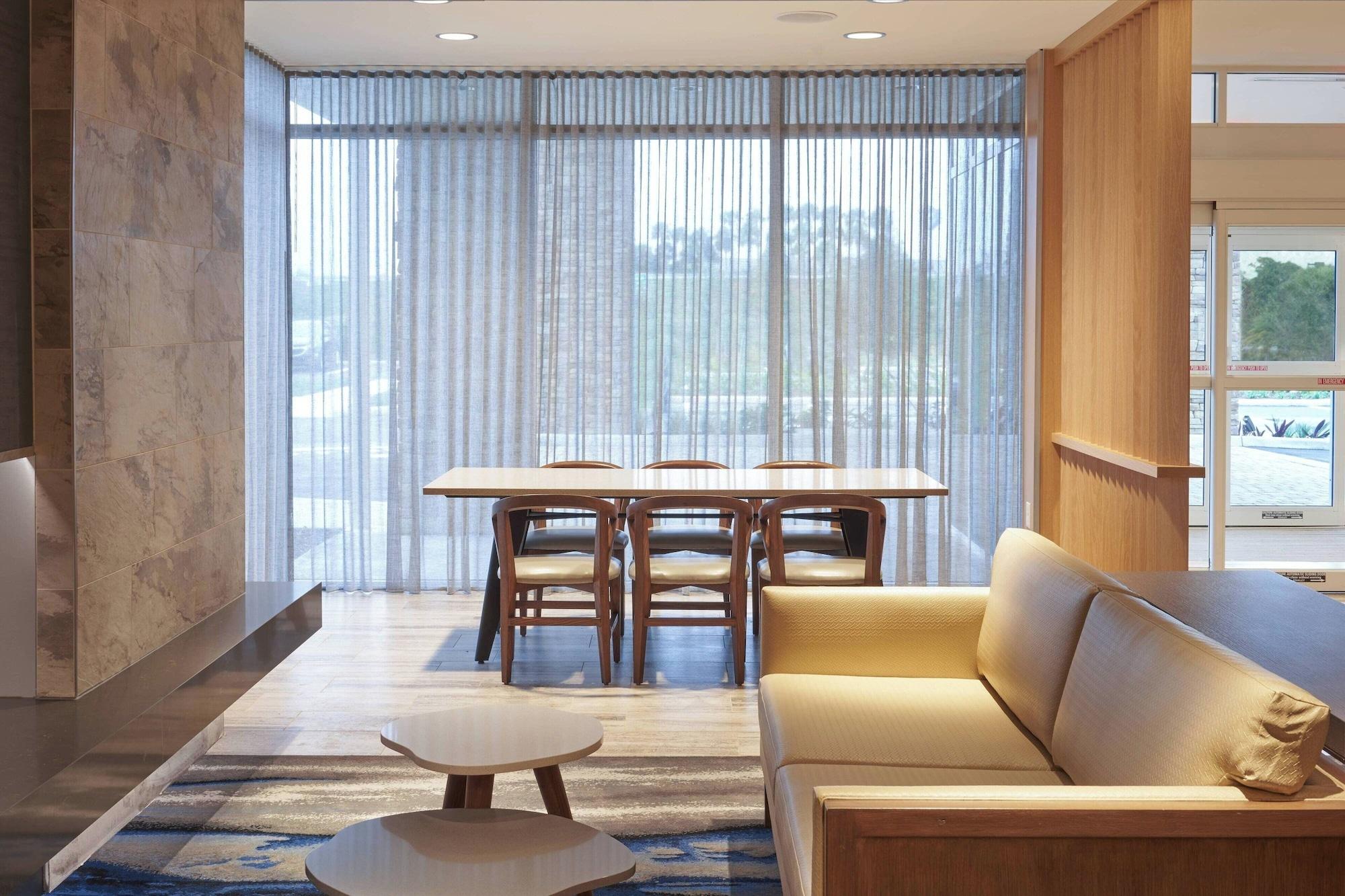 Vista Lobby Fairfield Inn & Suites by Marriott Vero Beach
