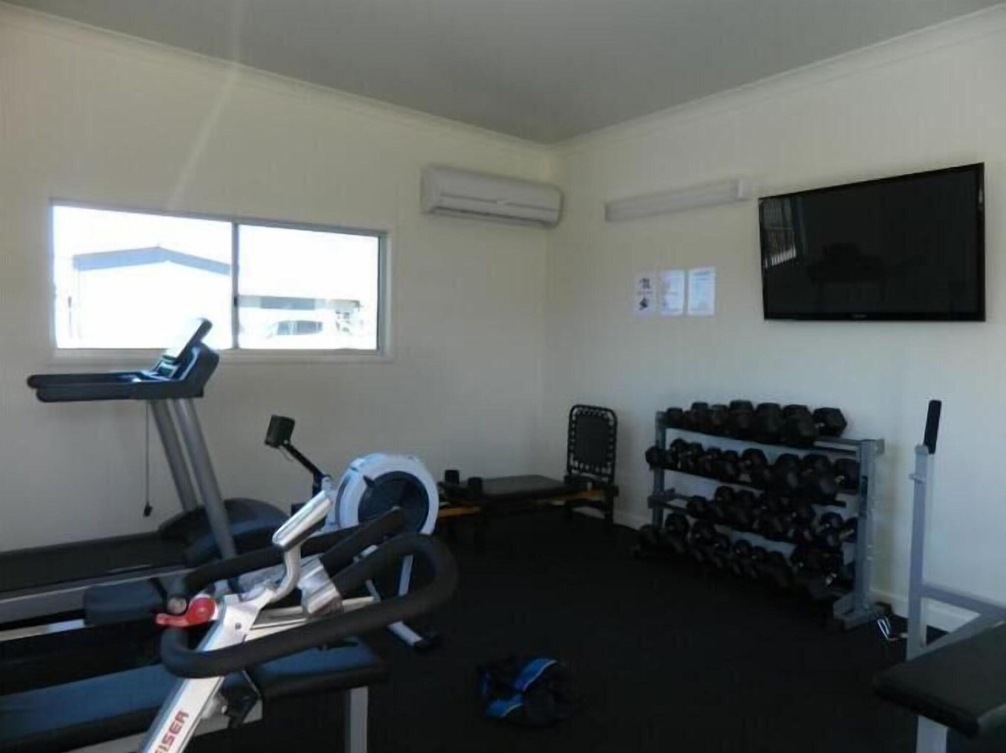 Gimnasio Dooleys Capella Tavern and Motel