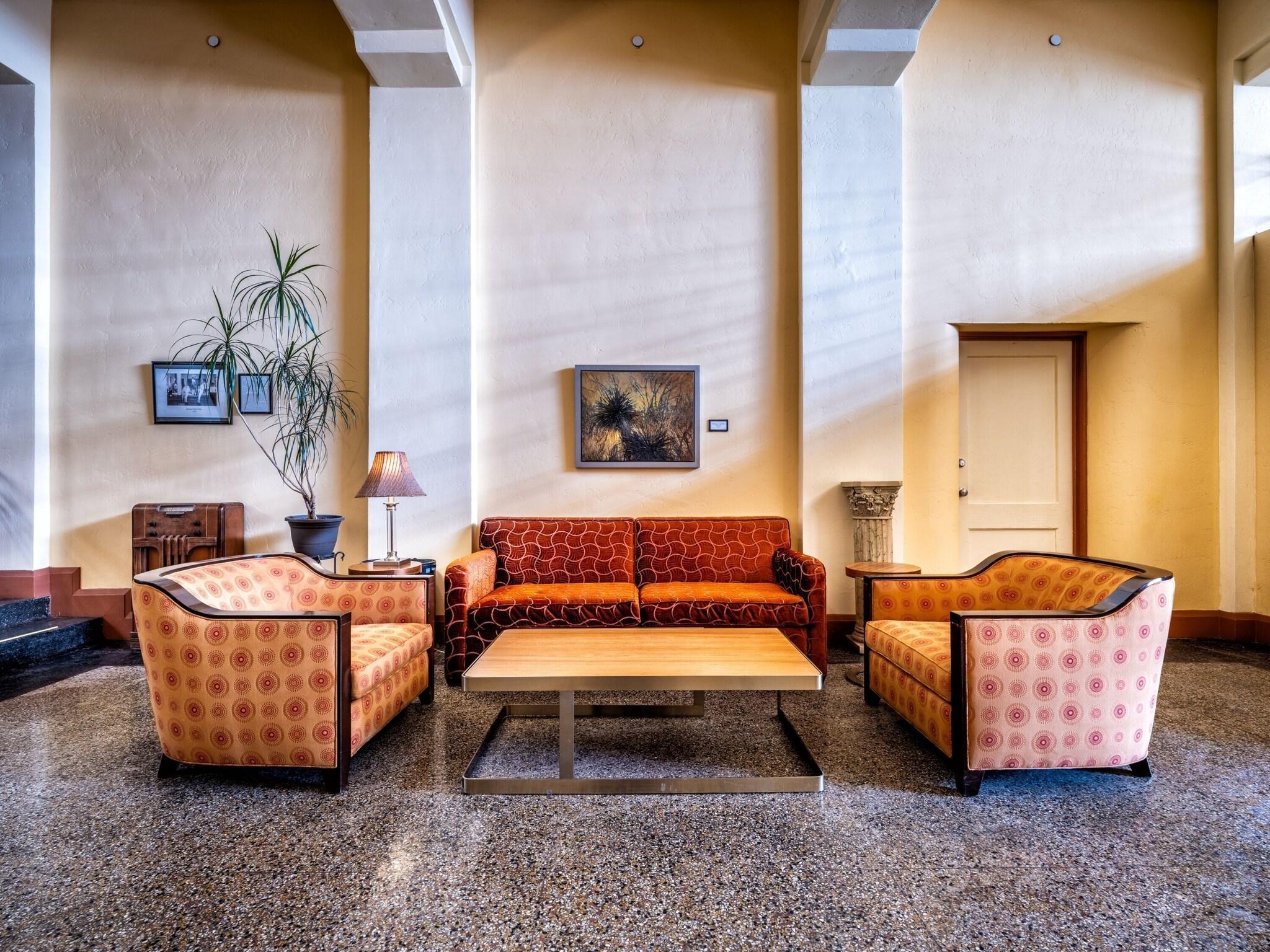 Vista Lobby Murray Hotel