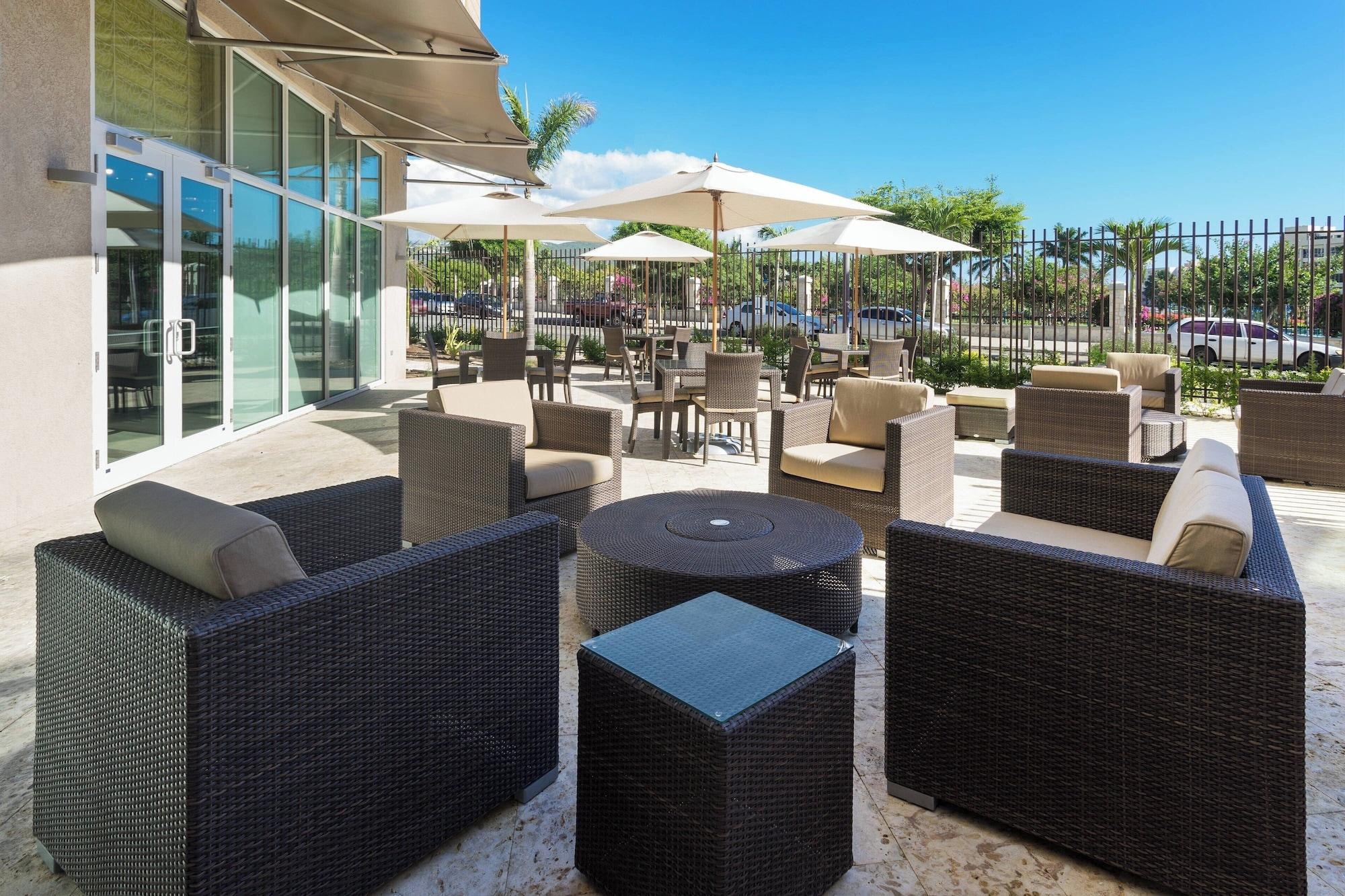 Restaurant Courtyard by Marriott Kingston, Jamaica