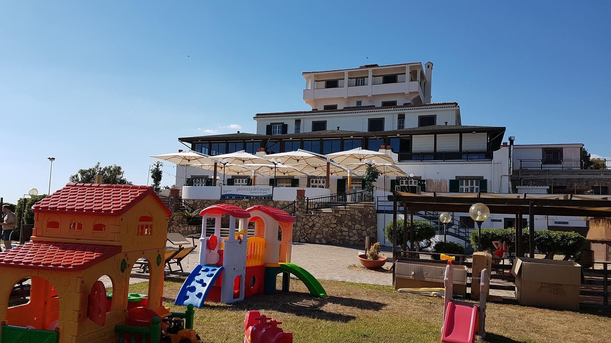Vista Exterior Hotel Baia Del Sole