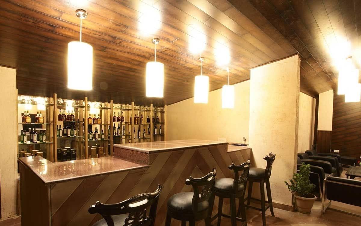 Bar/Salón Pride De Vivendi Resort Manali