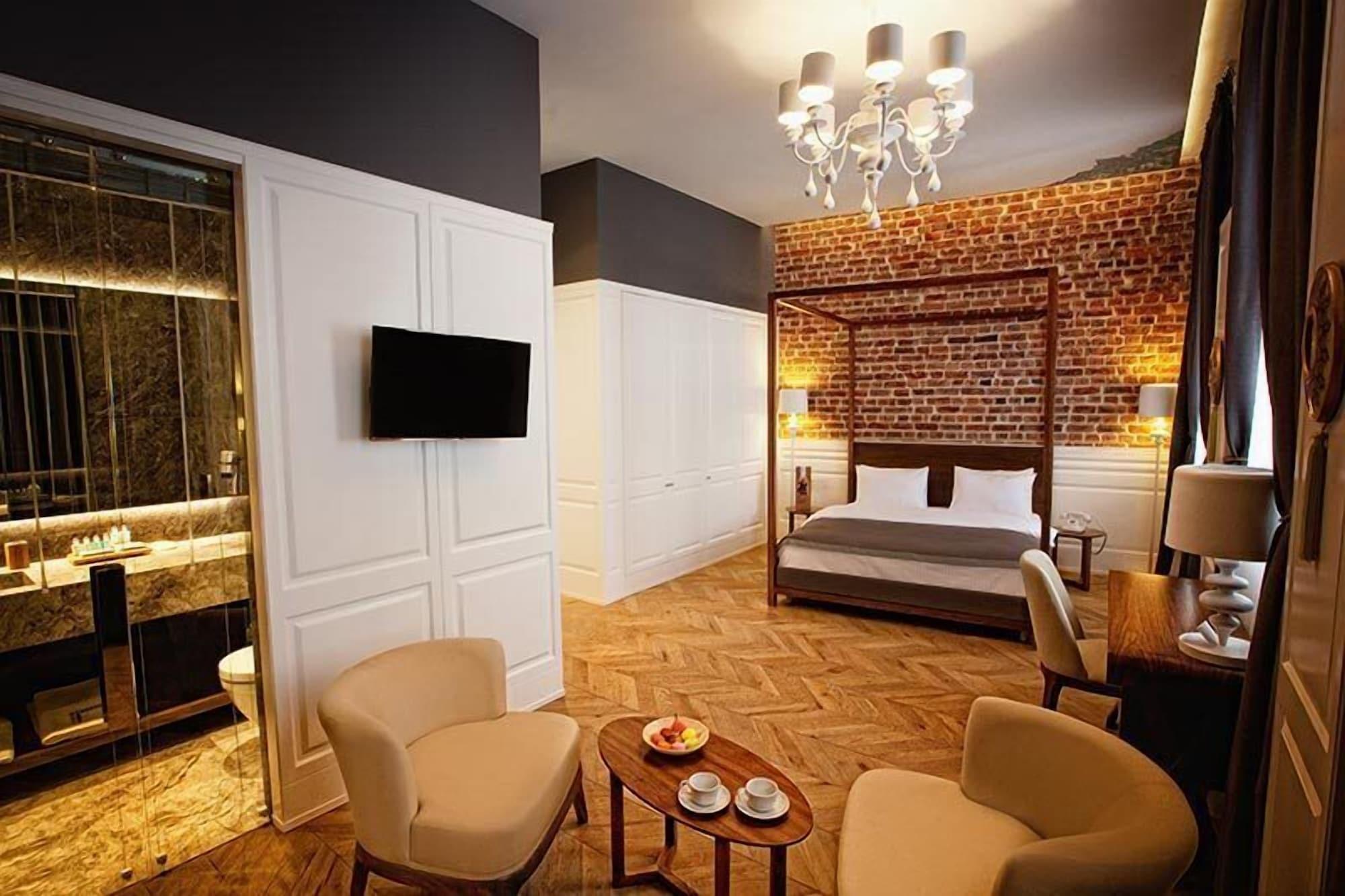 Varios Hotel Miniature