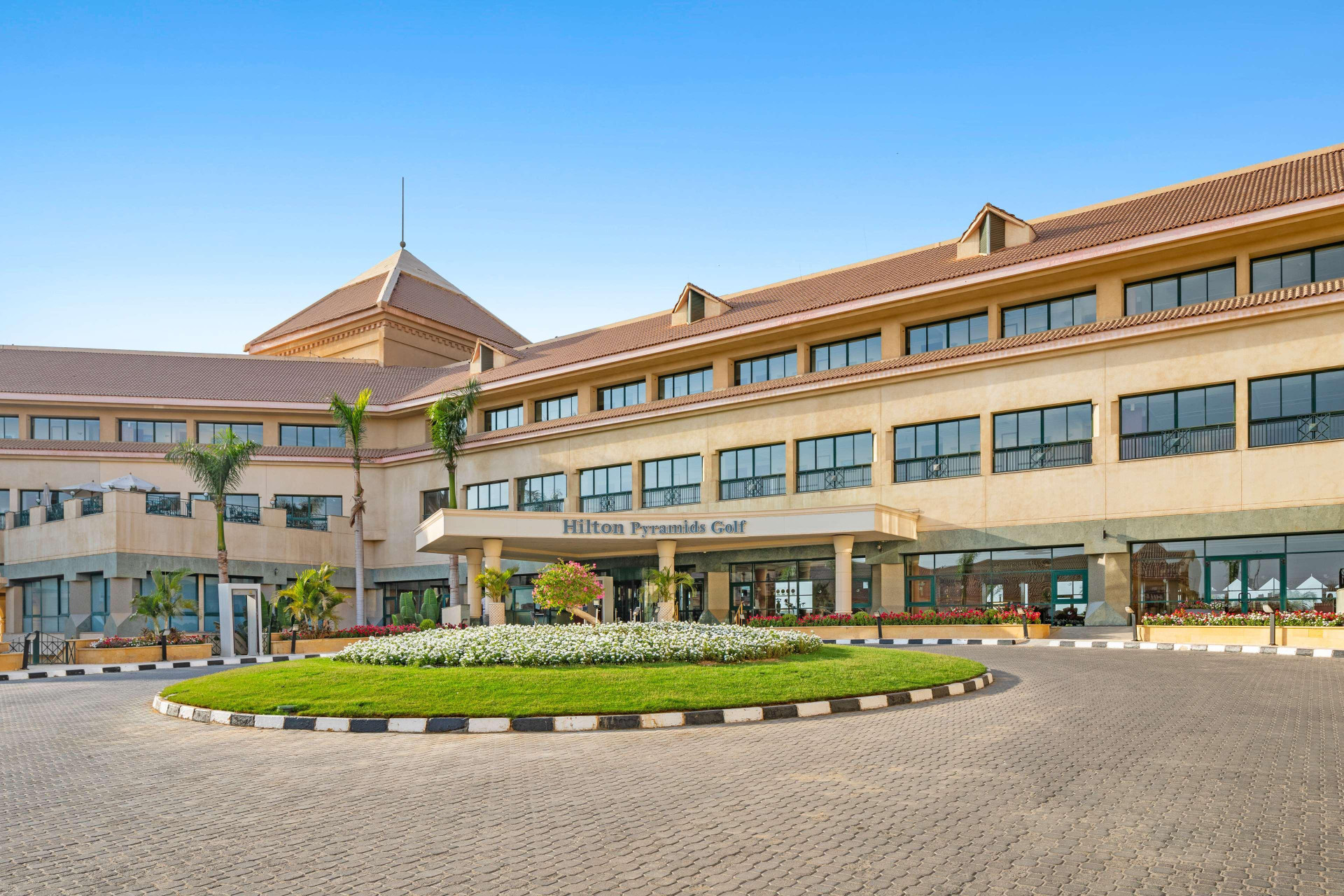 Vista Exterior Hilton Pyramids Golf