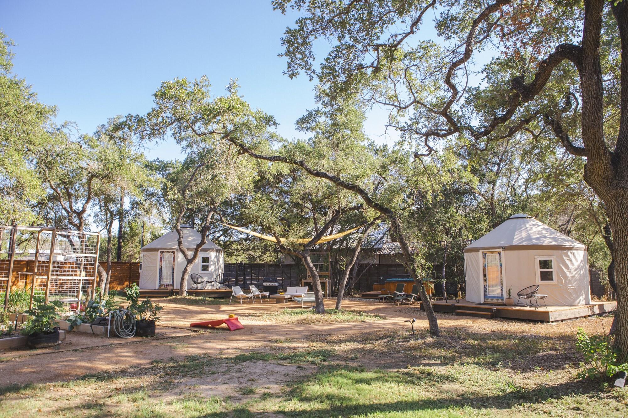 Vista Exterior The Macaw Yurt at Camposanto ATX Glamping on Lake Travis