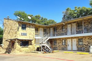 Alojamiento - Mi Amor Inn & Suites By Hotel O Dallas Tx Hwy 352