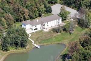 Alojamiento - River Spring Lodge