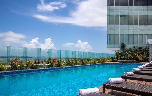 Fiesta Inn Cancun Las Americas - Hoteles cerca de Playa Tortugas en Cancún