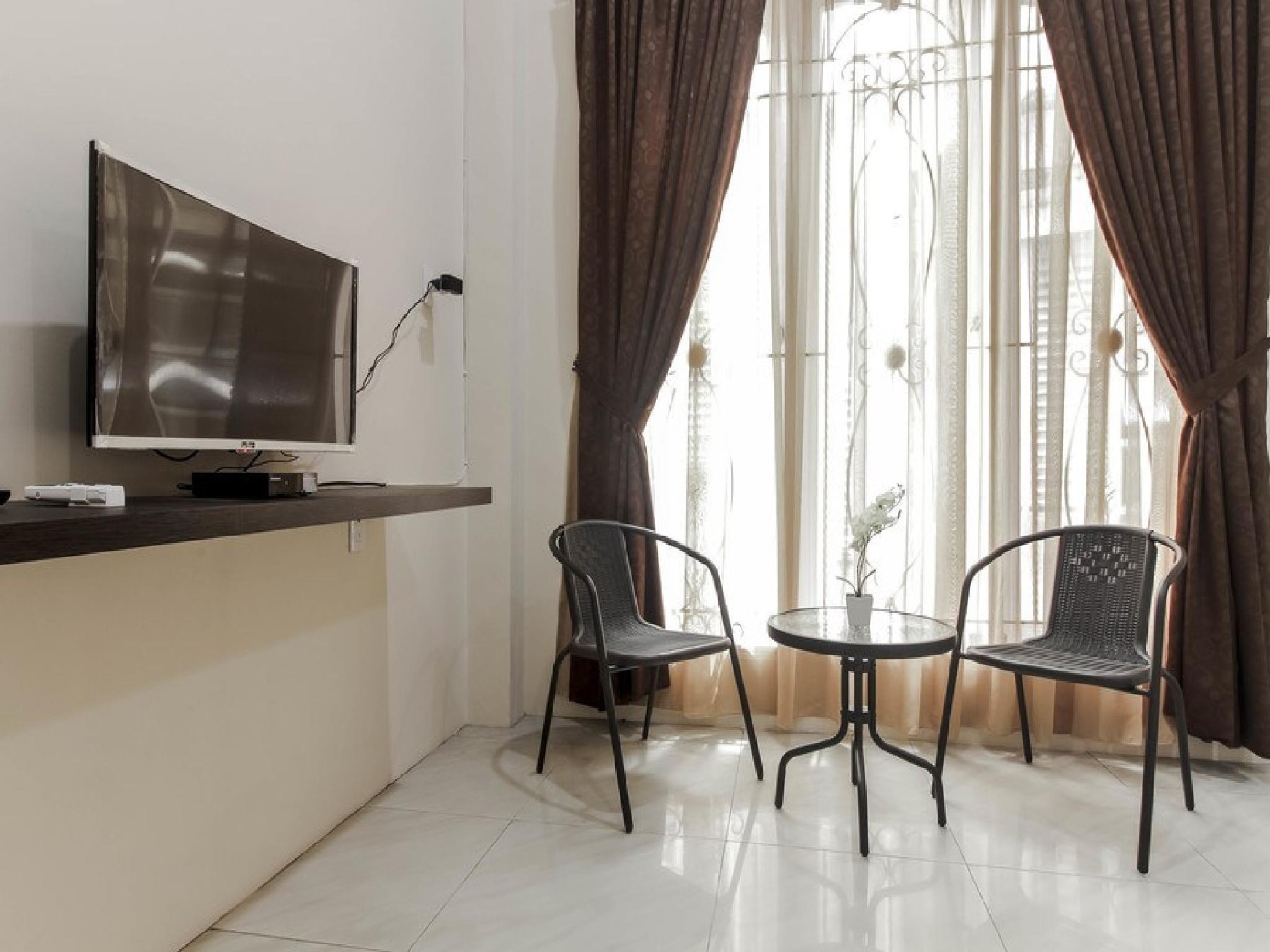 Vista Lobby RedDoorz near Grand Palladium