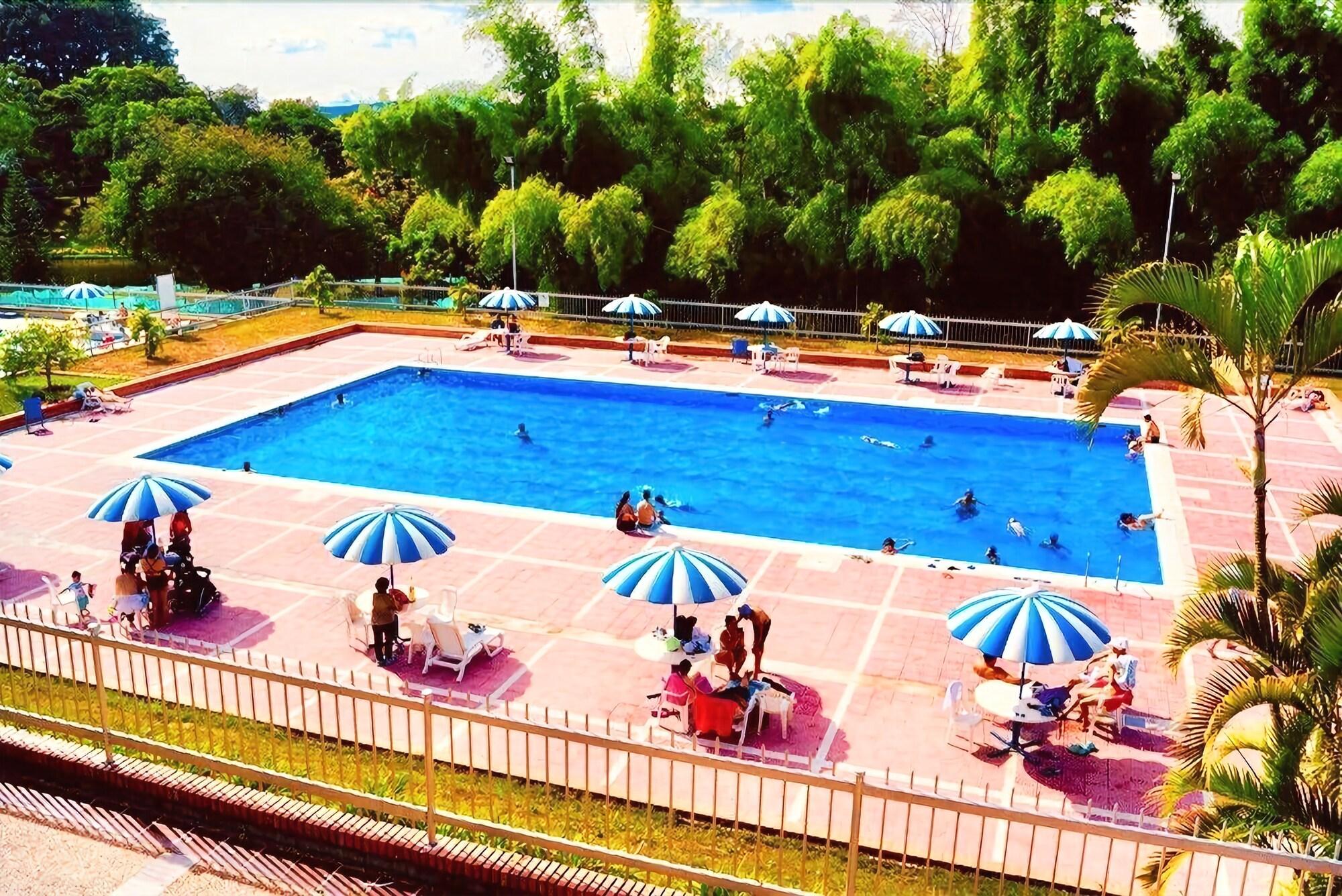 Vista da piscina Hotel Barranqueros