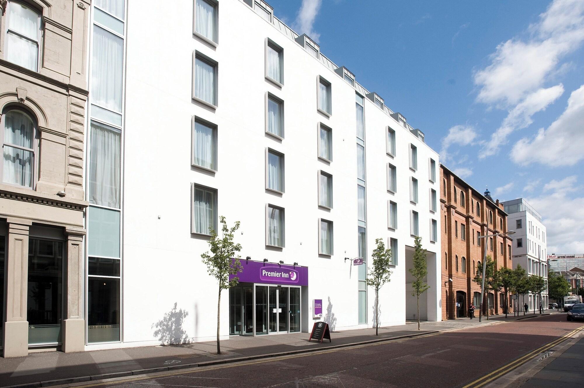 Varios Premier Inn Belfast City Cathedral Quarter