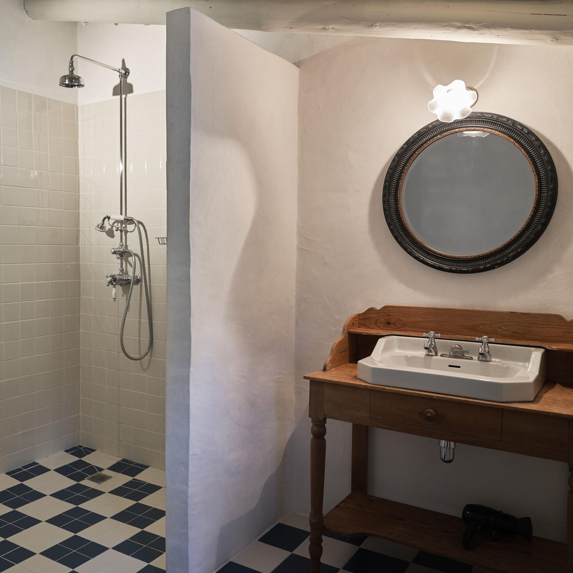 Equipamiento de Habitación La Cour du Marronnier