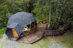 Alquiler Temporario - Hermoso domo para parejas, en bosque nativo + tinaja privada