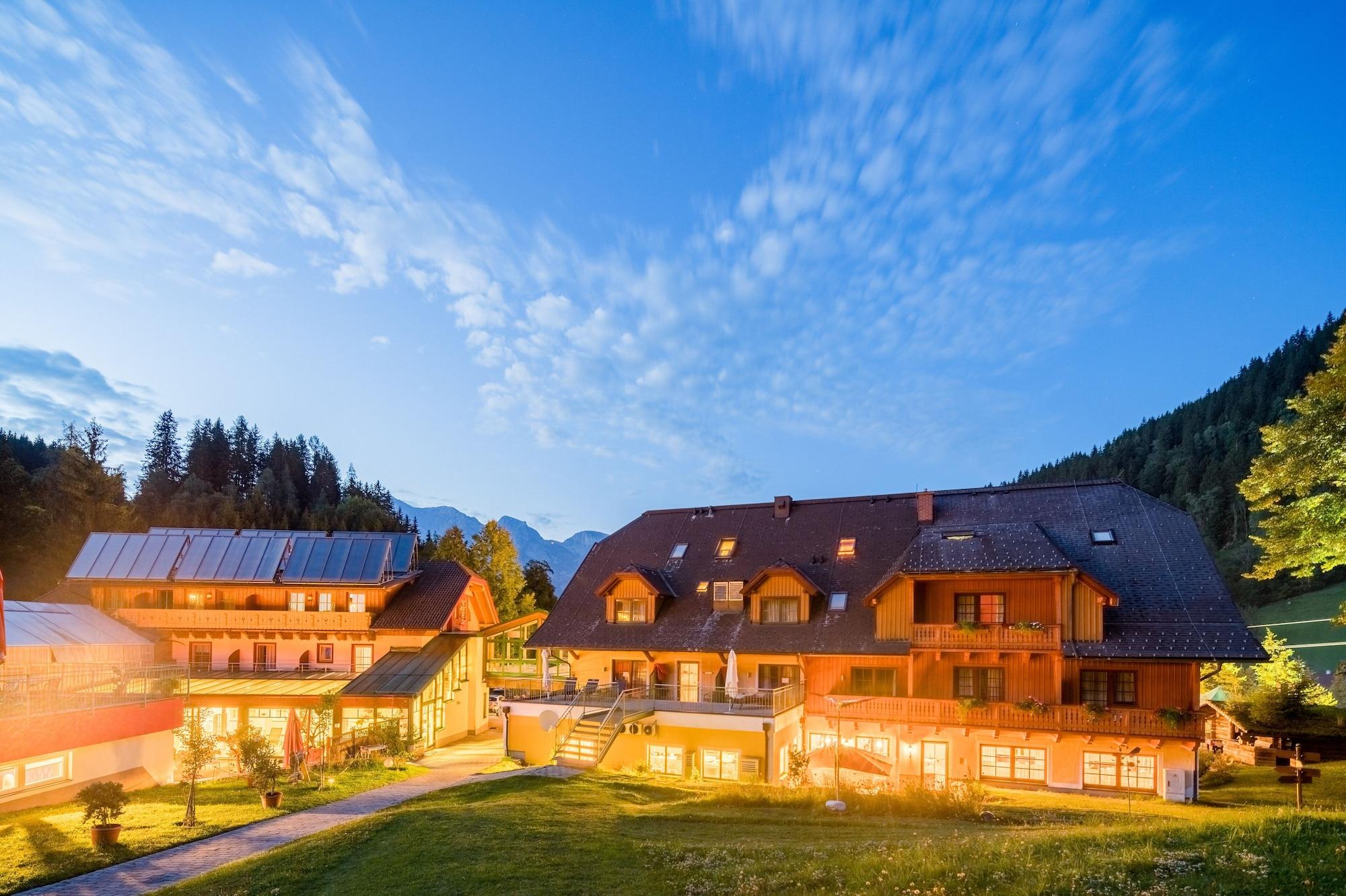 Vista Exterior Hotel Vitaler Landauerhof