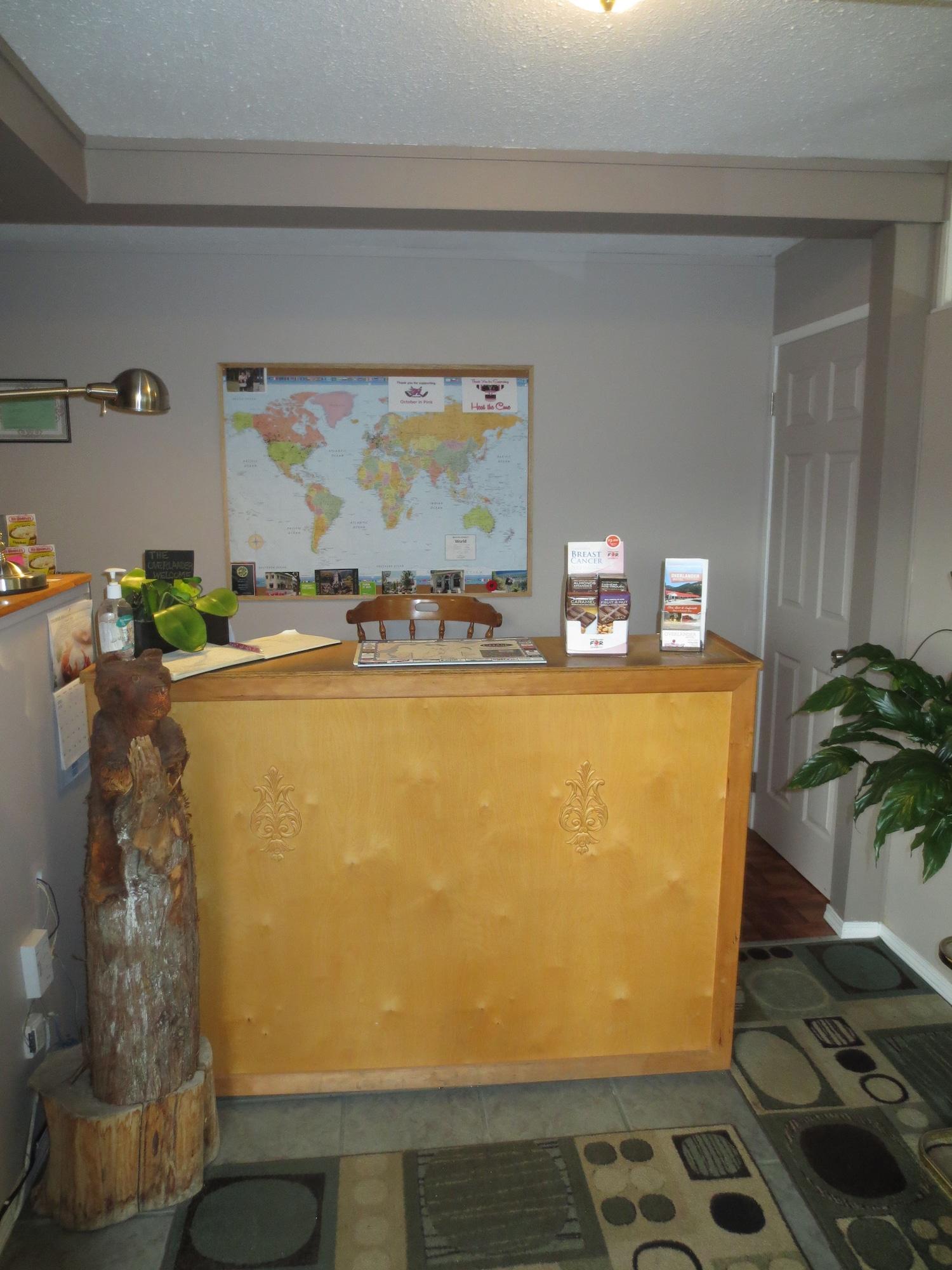 Vista Lobby Overlander Motel