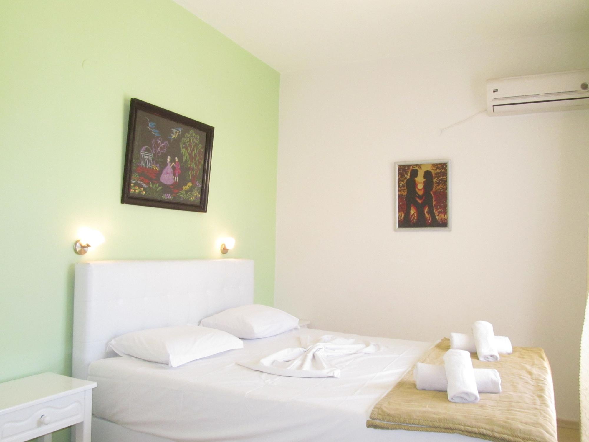 Habitación Irini Studios