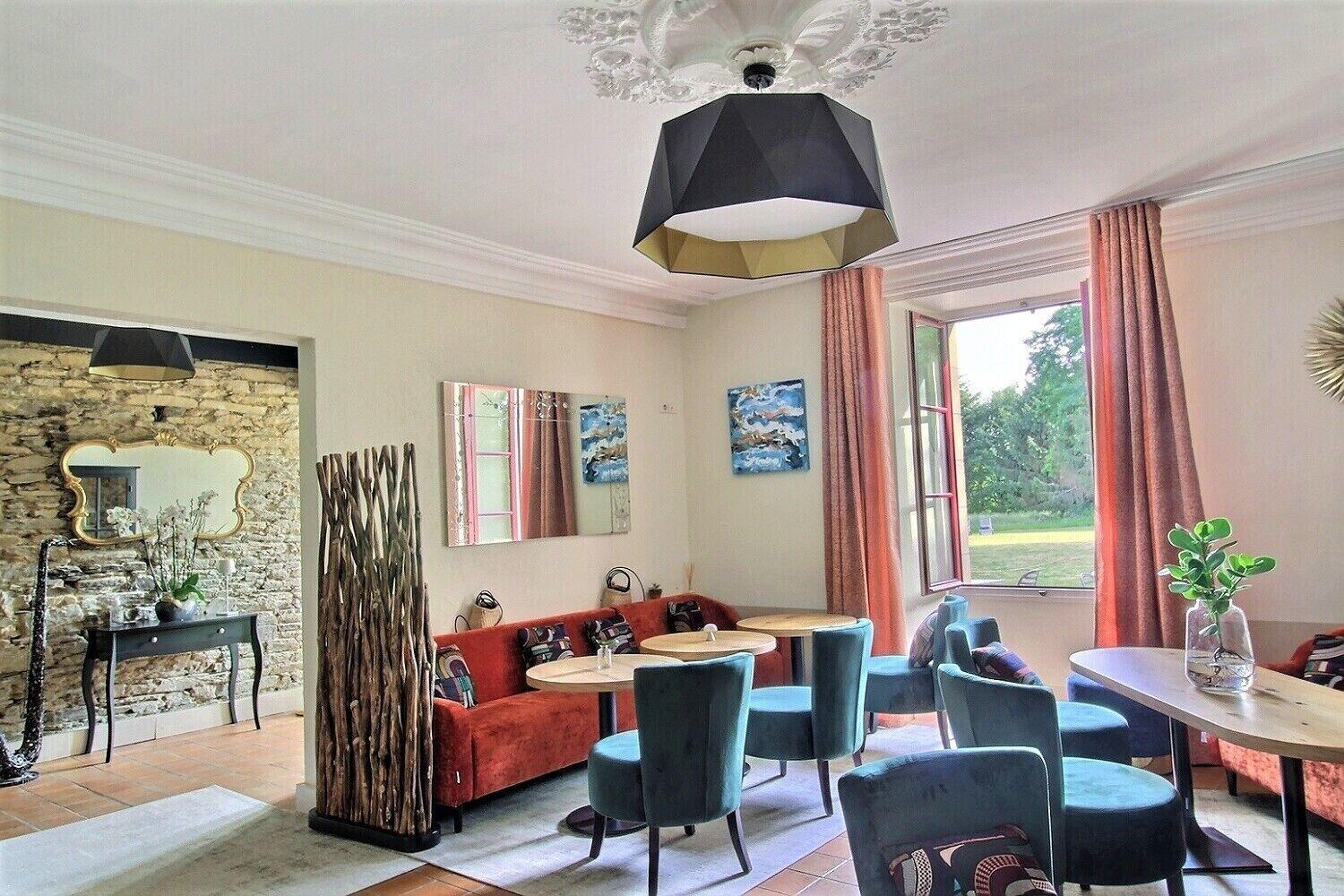 Vista Lobby Domaine de La Briandais, a place of electromagnetic sobriety