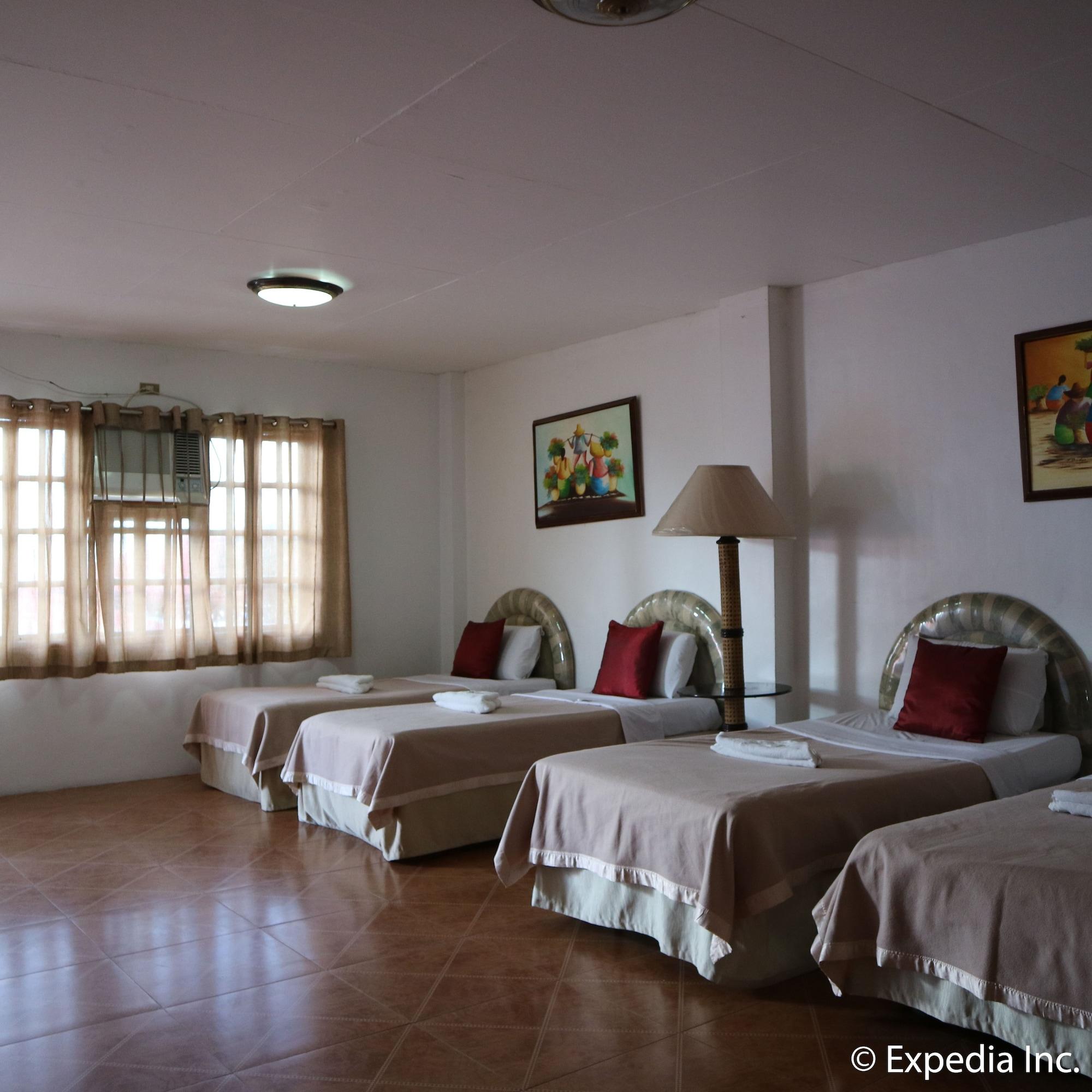 Varios City of Springs Hotel