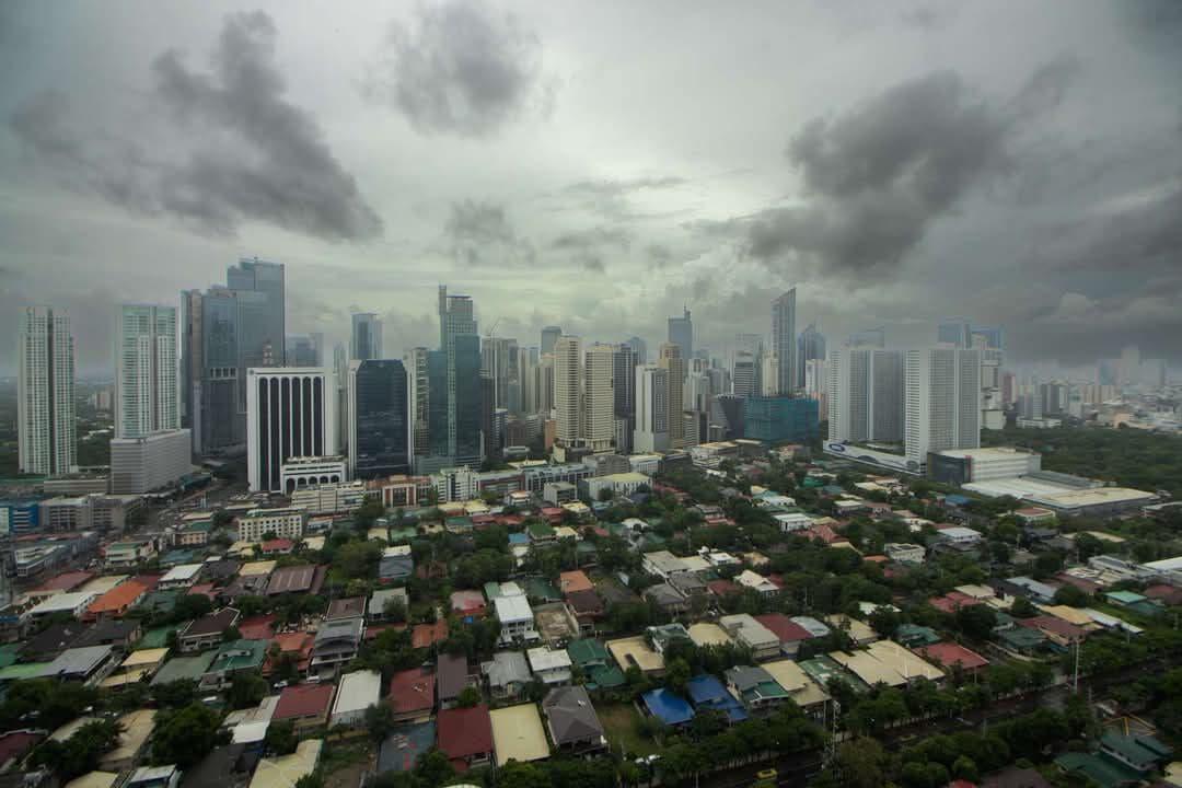 Vista Exterior Century Spire Condominium
