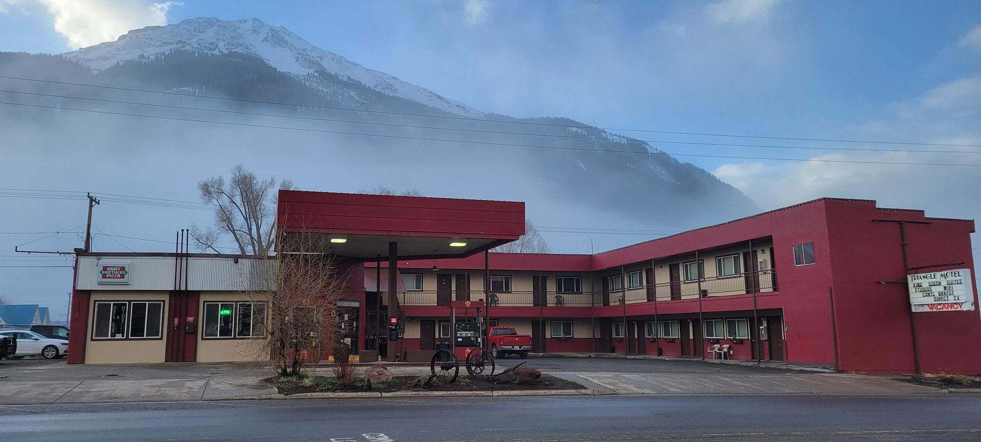 Varios Triangle Motel