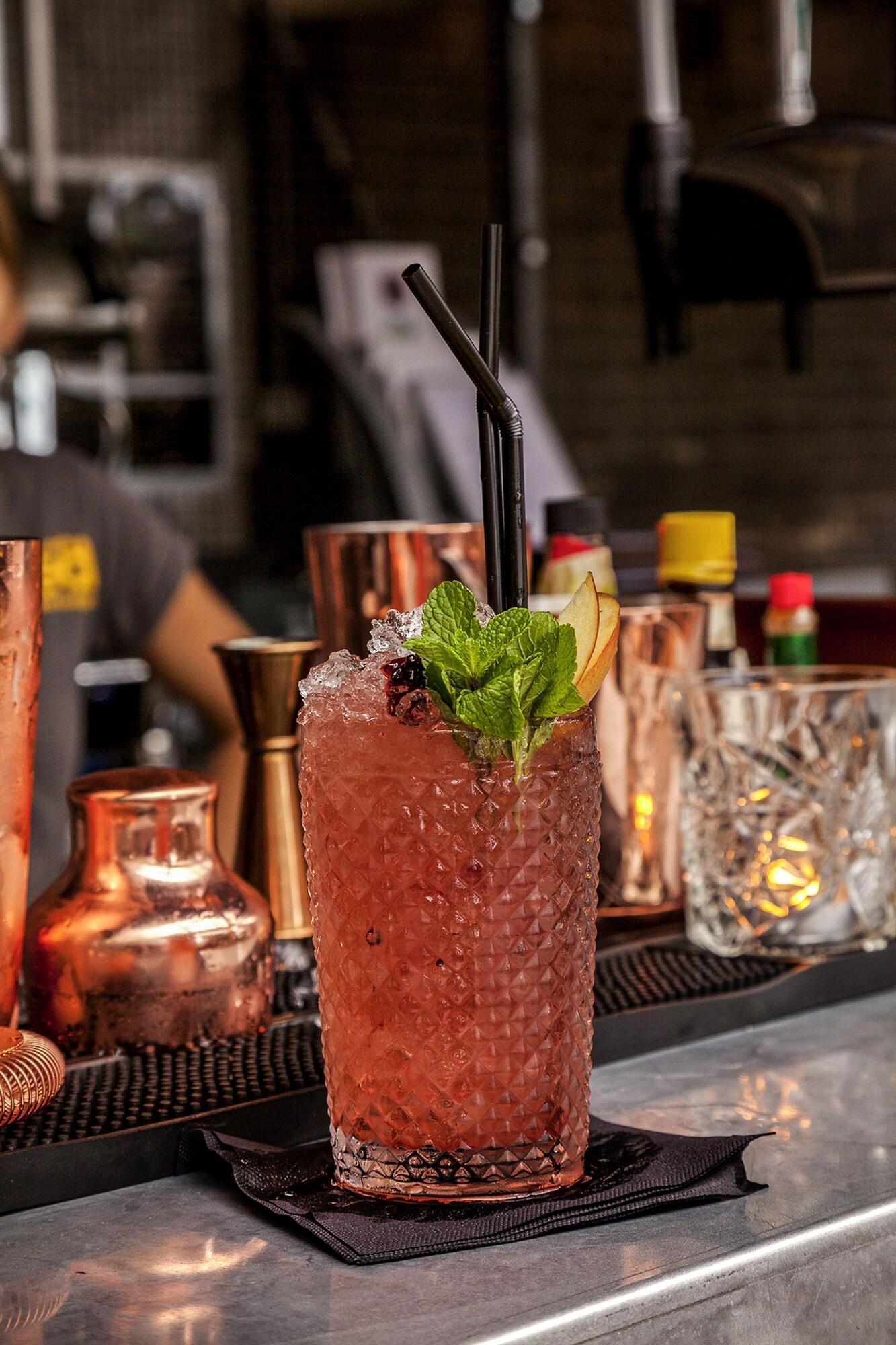 Bar/Salón Novotel Lucknow Gomti Nagar Hotel