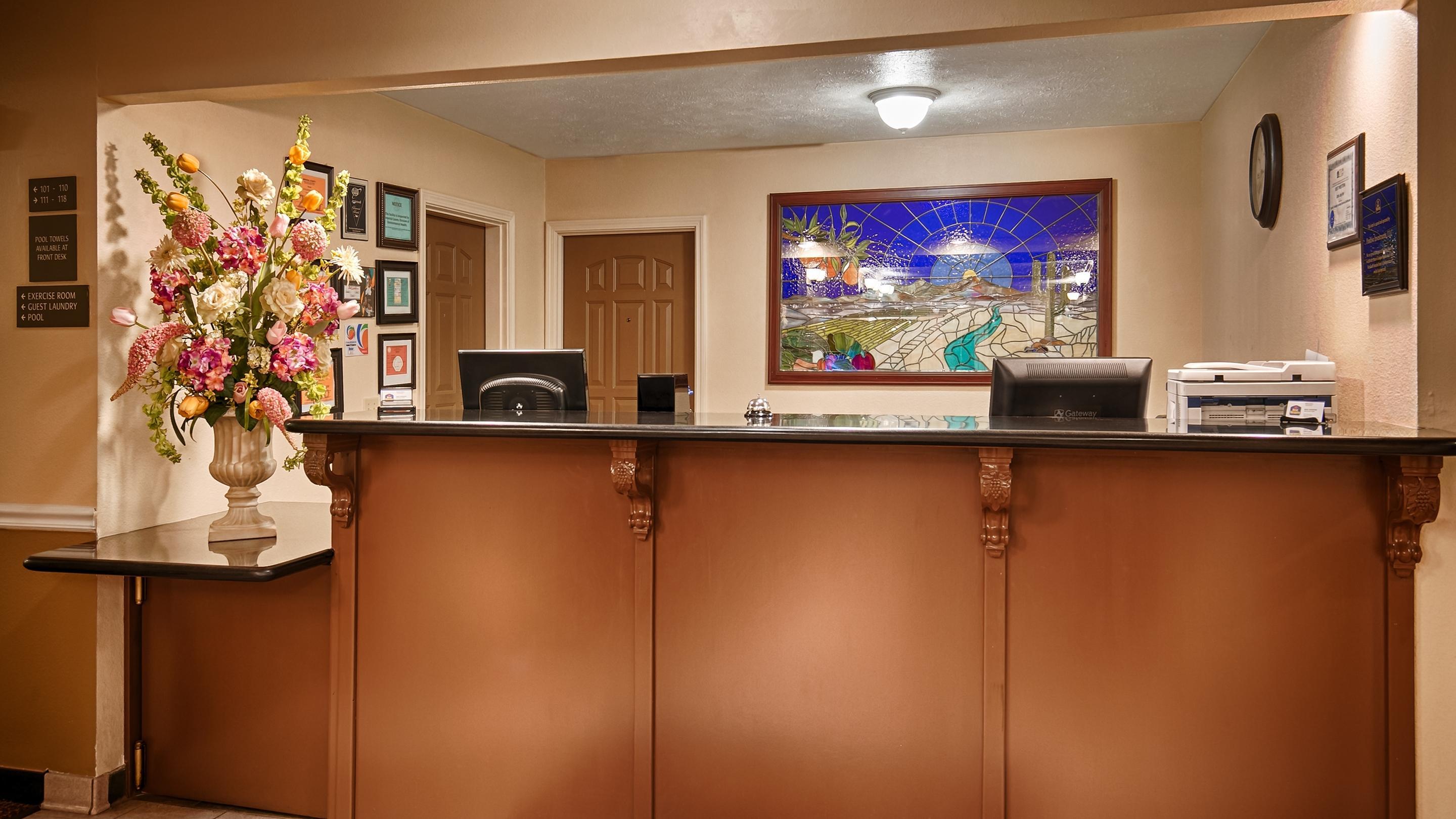 Vista Lobby Best Western John Jay Inn