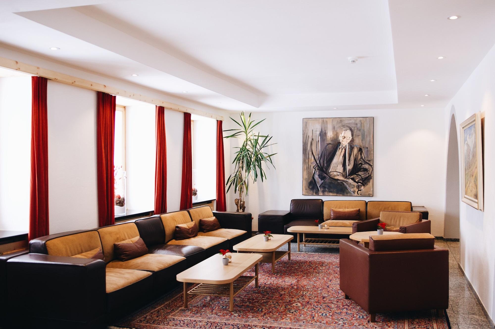 Vista Lobby Hotel Grischuna