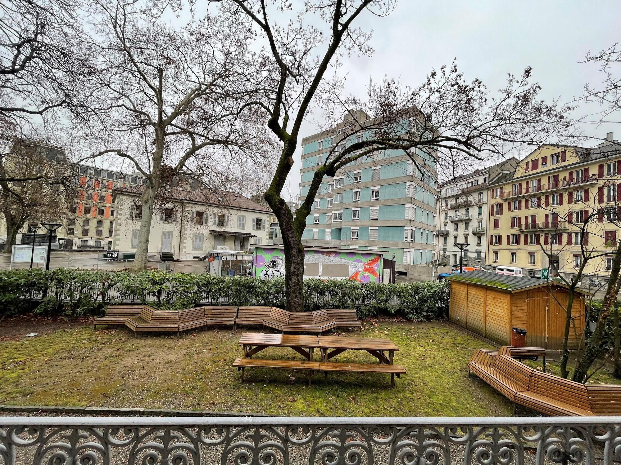 Vista Exterior Geneva Hostel